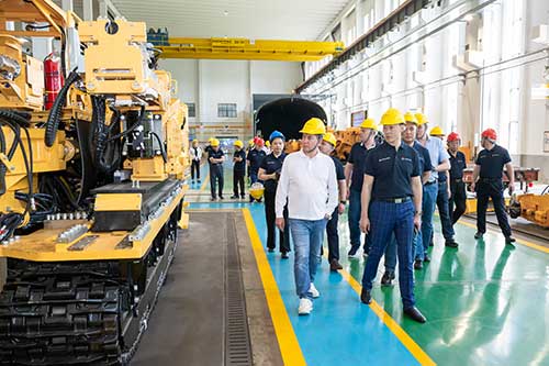 Китай и Россия совместно создают новый образец умного горного предприятия  ---Церемония совместной приемки комплектного оборудования для механизированной добычи угля на тонких пластах прошла успешно в(圖6)